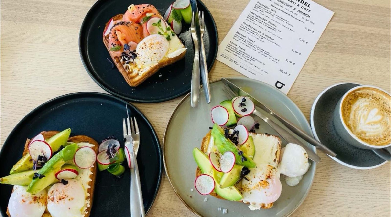 Samstagsfrühstück im Schindel Café in Scheidegg